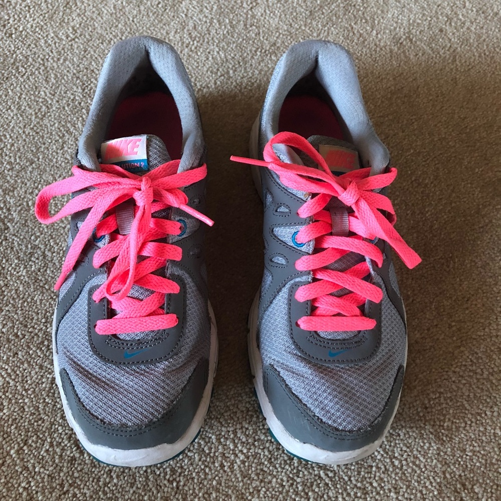 Nike Revolution women’s sneakers